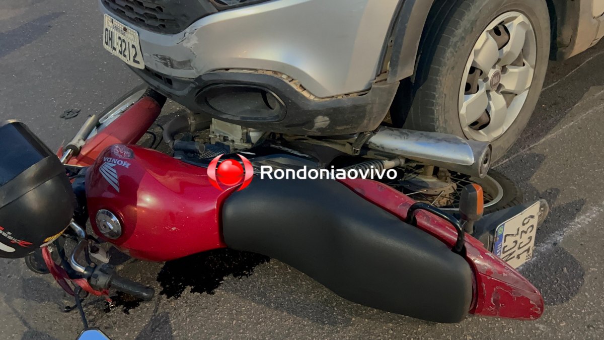 VÍDEO: Fiat Toro atropela mulher e fica por cima de moto em grave acidente