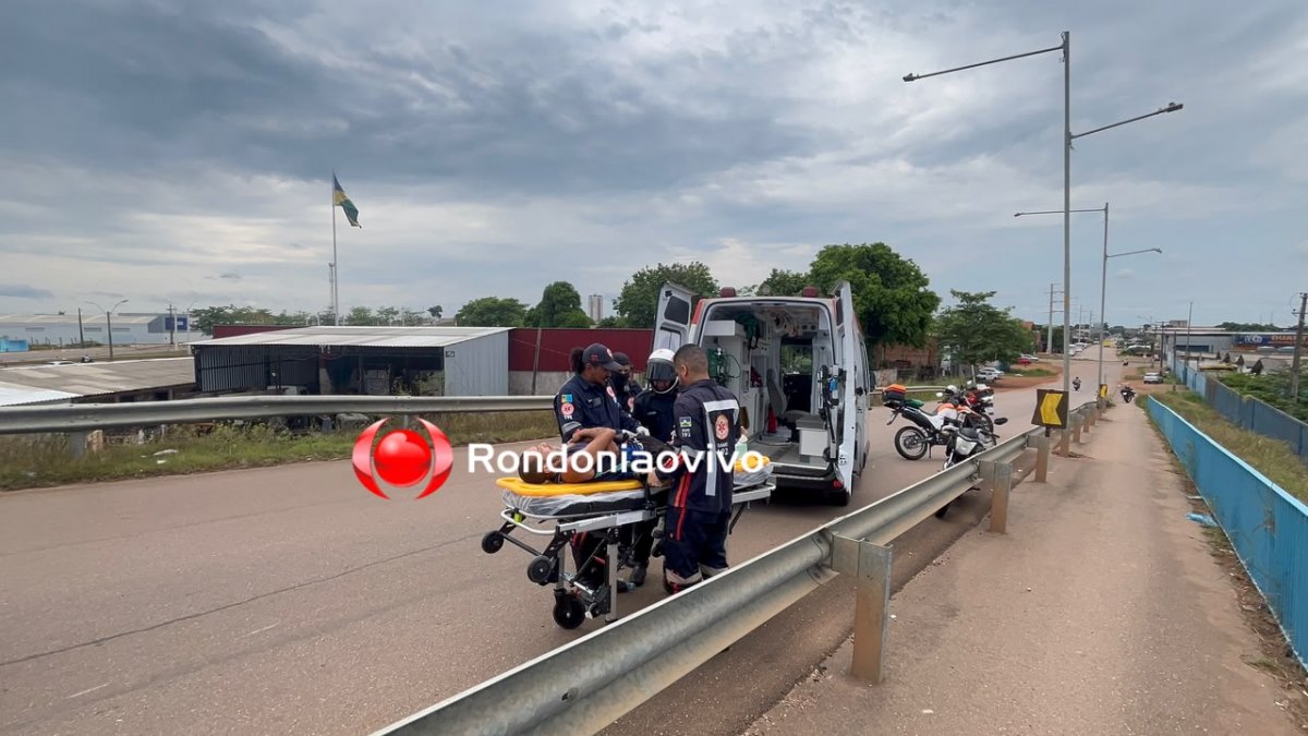 VÍDEO: Motociclista sofre grave acidente em viaduto na capital