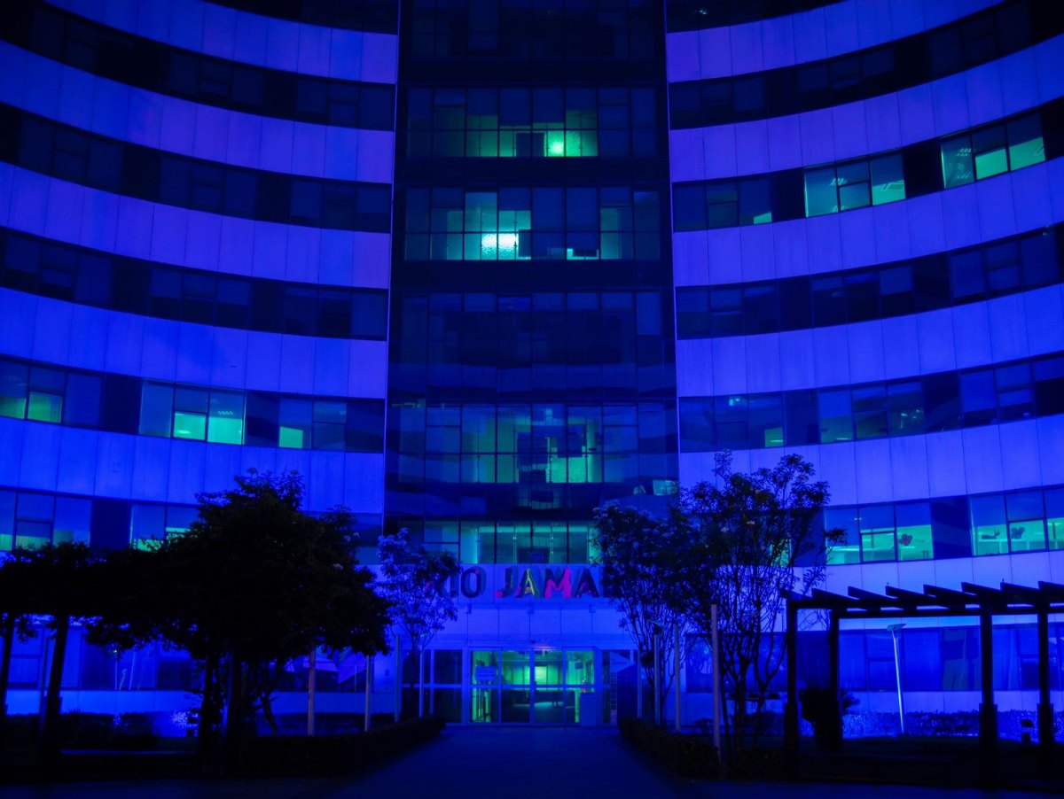 SOLIDARIEDADE: Palácio Rio Madeira é iluminado com cores da bandeira de Israel