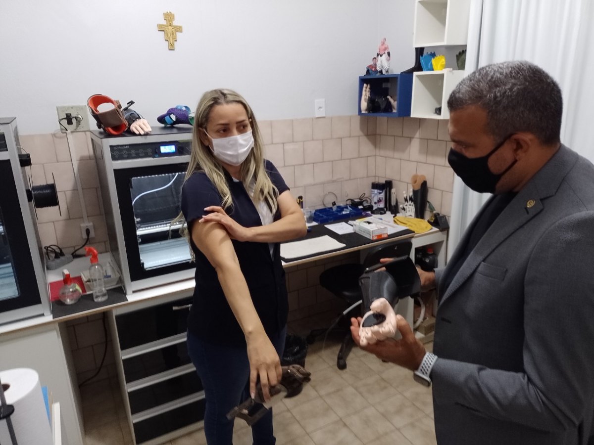 Deputado Alex Silva visita hospital Santa Marcelina