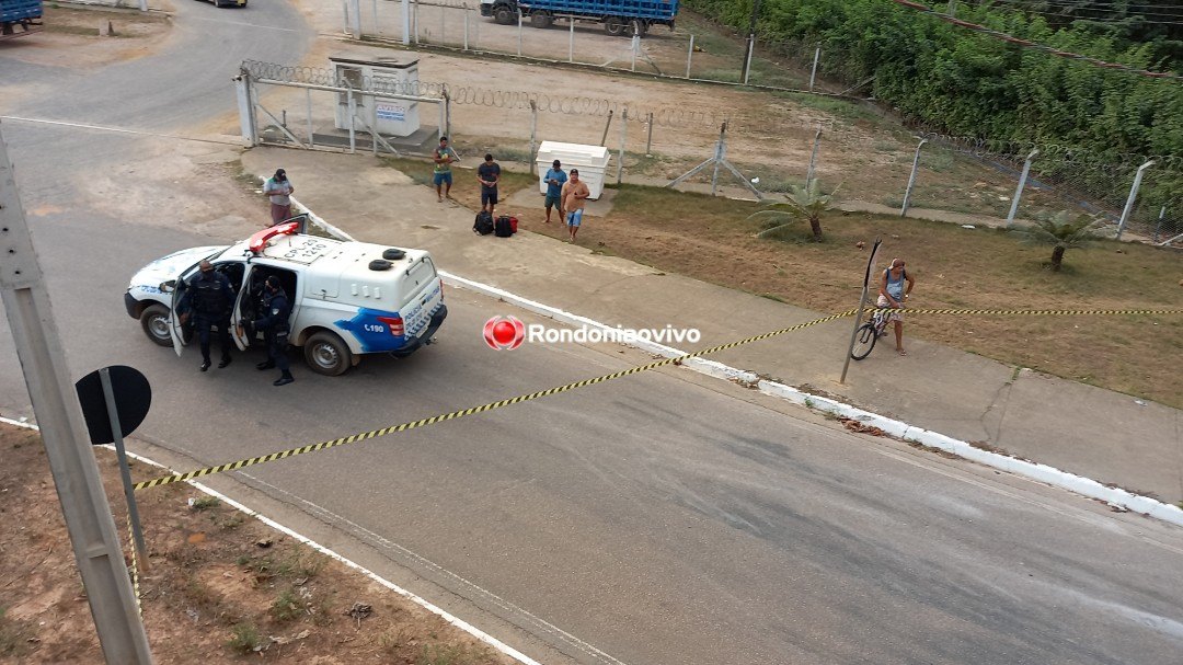 SEM CONTROLE: Carreta carregada de açúcar tomba na ponte do rio Madeira