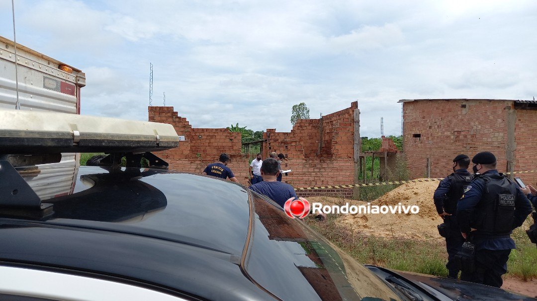 AJOELHADO: Homem é encontrado morto a pauladas dentro de obra na zona Leste