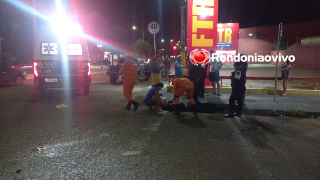 VÍDEO: Motoboy fica gravemente ferido em colisão com carro