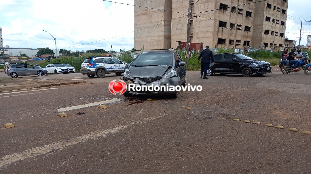 VÍDEO: Colisão entre carro e moto deixa homem em estado grave