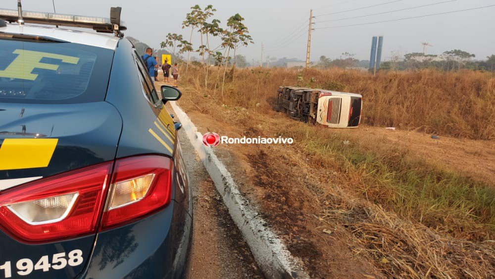 VÍDEO: Ônibus cai em ribanceira e deixa vários feridos na BR-364