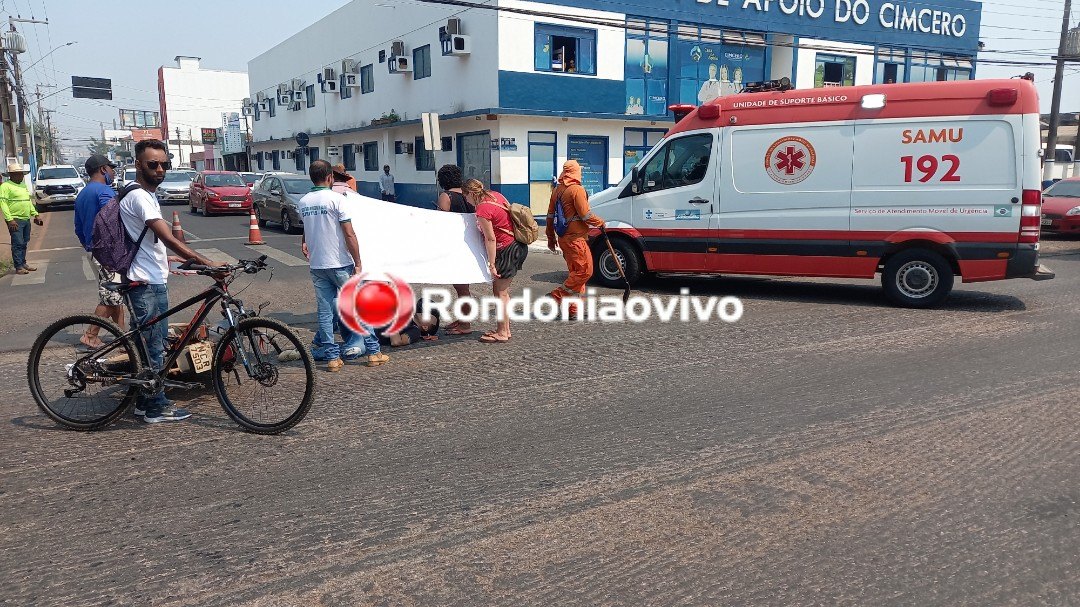AVANÇOU: Motociclista sofre grave fratura após acidente com caminhão na Jorge Teixeira