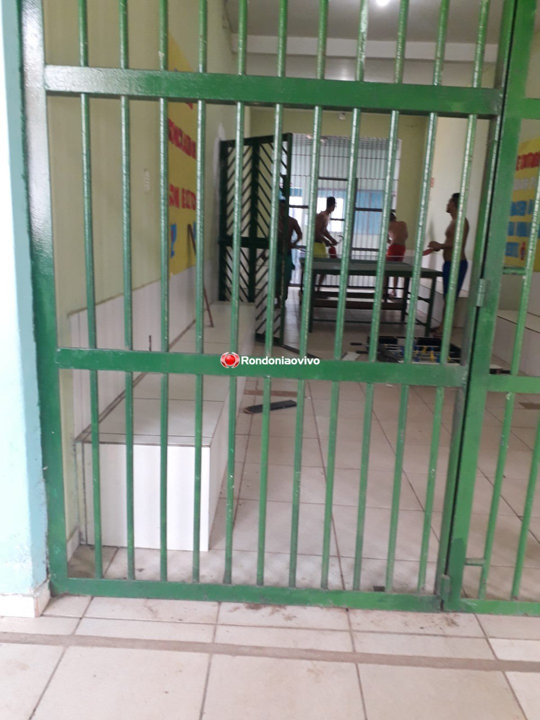 VÍDEO: Adolescentes fazem motim em unidade de internação sentenciada