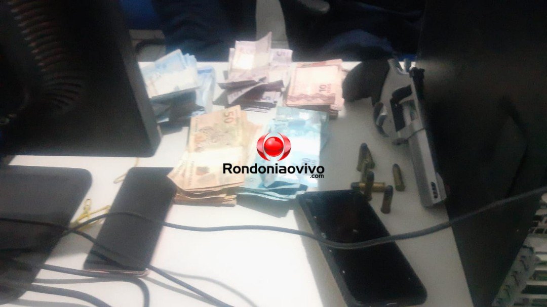 ROUBO EM ANDAMENTO: PM chega rápido e prende dupla assaltando posto de combustíveis