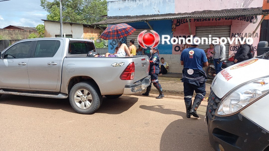 AO VIVO: Ambulância do SAMU faz resgate de motoqueiro que bateu em Hilux 