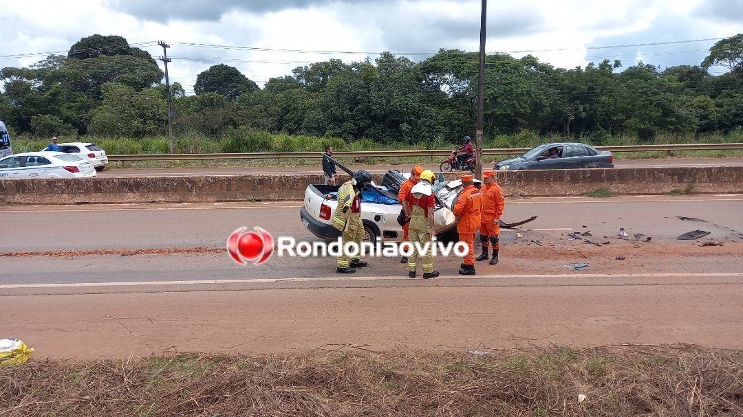 VÍDEO: Colisão entre Saveiro e carreta deixa motorista em estado grave na BR-364