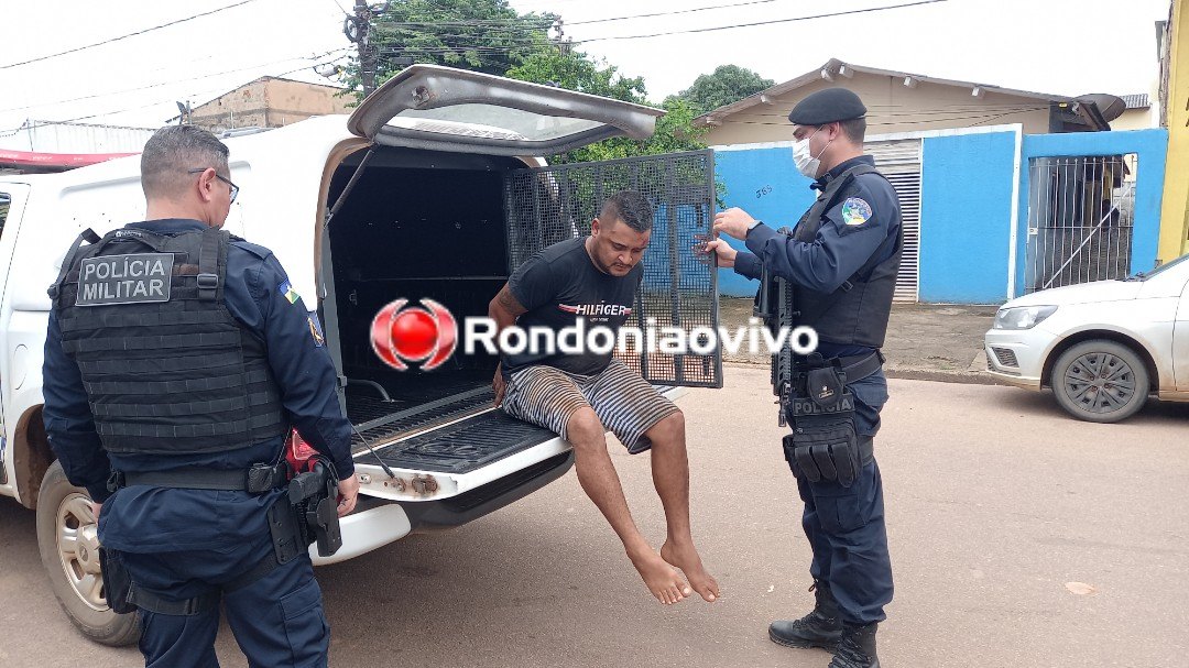 VÍDEO: Criminoso é recebido a tiros durante assalto e bate carro ao tentar fugir