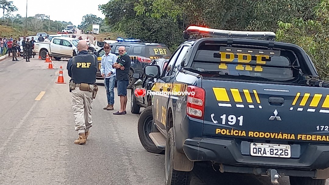 BATIDA FRONTAL: Idosa morre e dois ficam feridos após colisão entre caminhonetes na BR-319