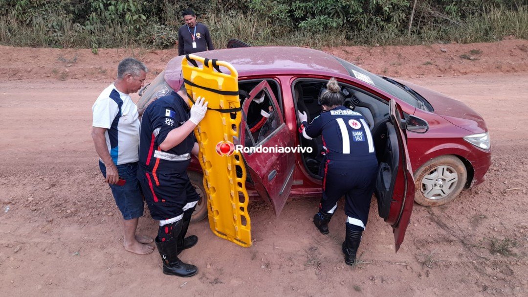 DESGOVERNADO: Capotamento deixa homem seriamente ferido na Estrada dos Japoneses 