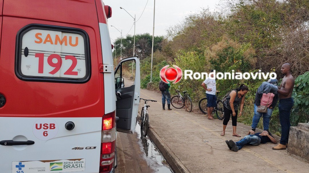 DESGOVERNADA: Caminhonete capota em buraco na frente do viaduto e deixa passageiro ferido