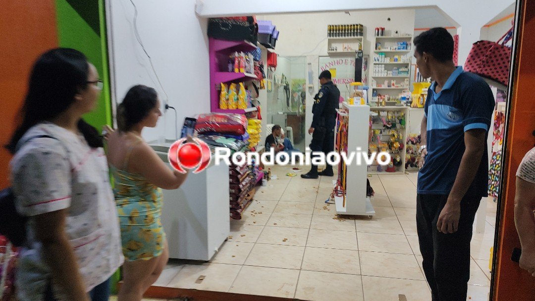 AMARRADO: Ladrão é desarmado e espancado após tentar roubar Pet Shop