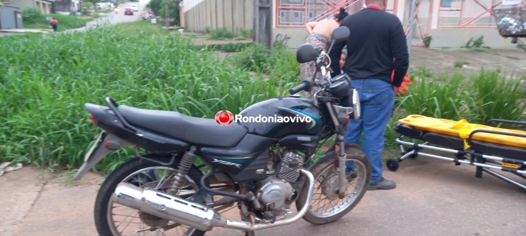 INVADIU: Casal em moto fica lesionado após motorista de carro causar acidente 