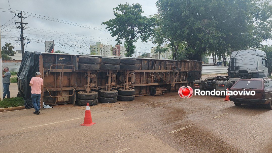 INCIDENTE: Carreta carregada de carne tomba na Avenida Imigrantes em Porto Velho 
