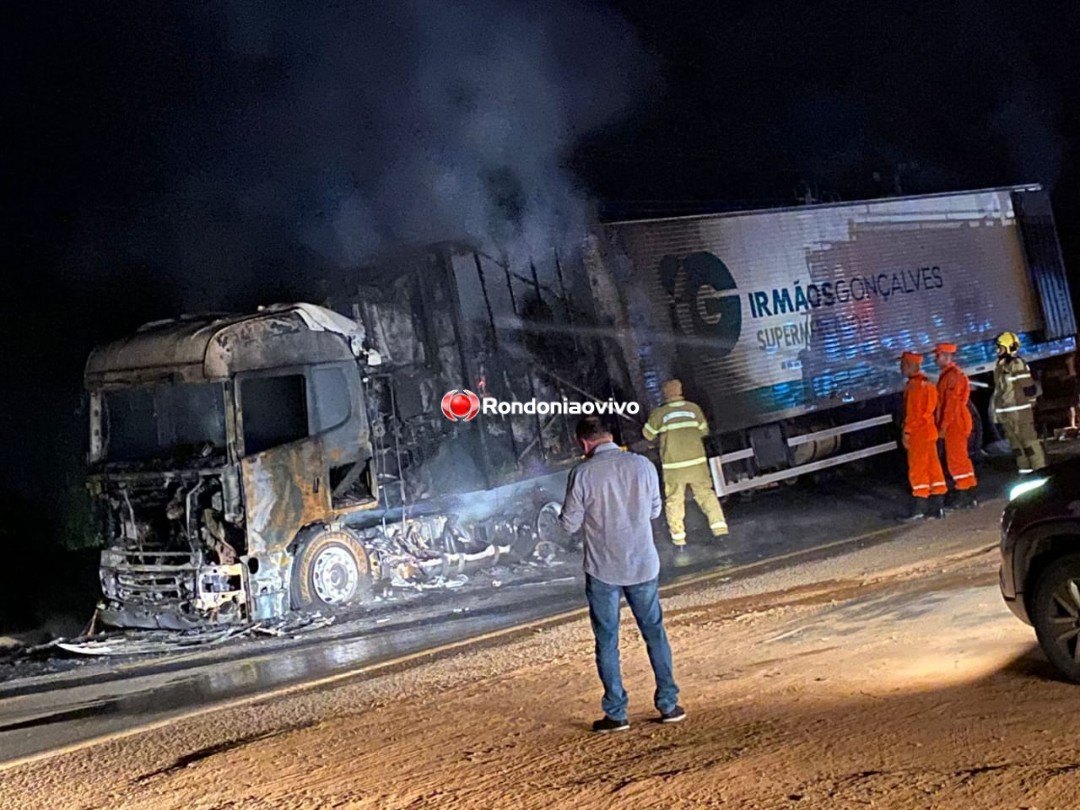 ENSANDECIDOS: Vândalos destruíram cinco carretas do supermercado Irmãos Gonçalves 