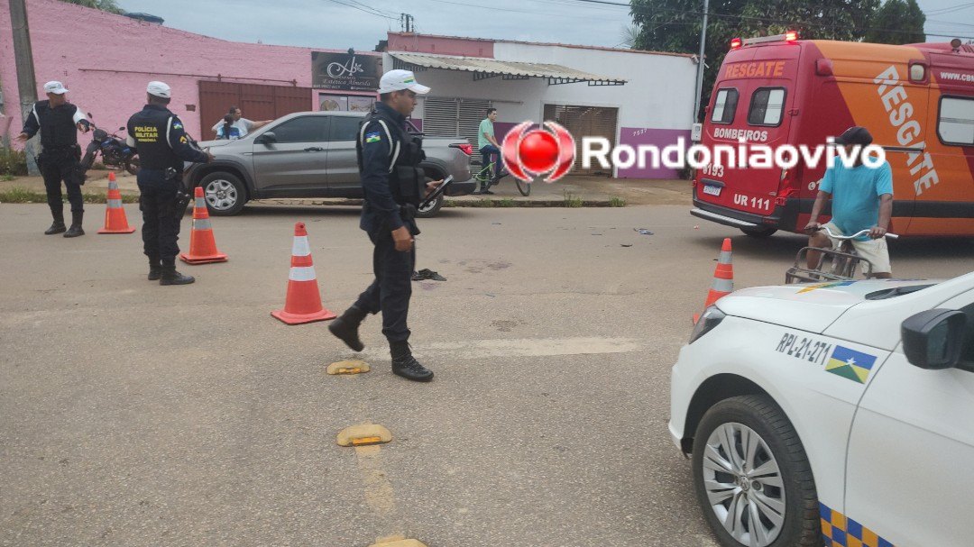 VÍDEO: Pedestre quebra a perna após ser atropelado por motociclista que fugiu