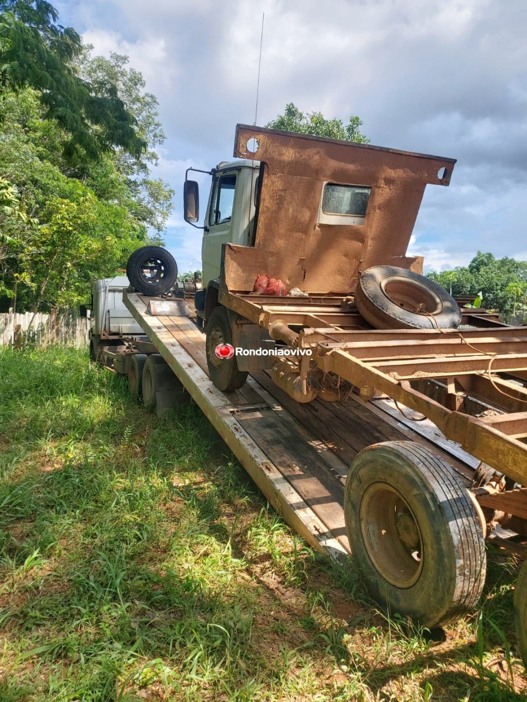 NO DESMANCHE: Caminhão roubado no Acre avaliado em R$ 300 mil é recuperado em RO