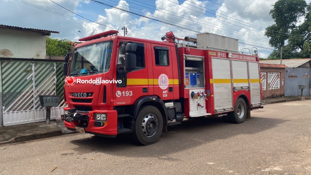 ATAQUE DE FÚRIA: Mulher coloca fogo na casa do namorado e foge na motocicleta dele 