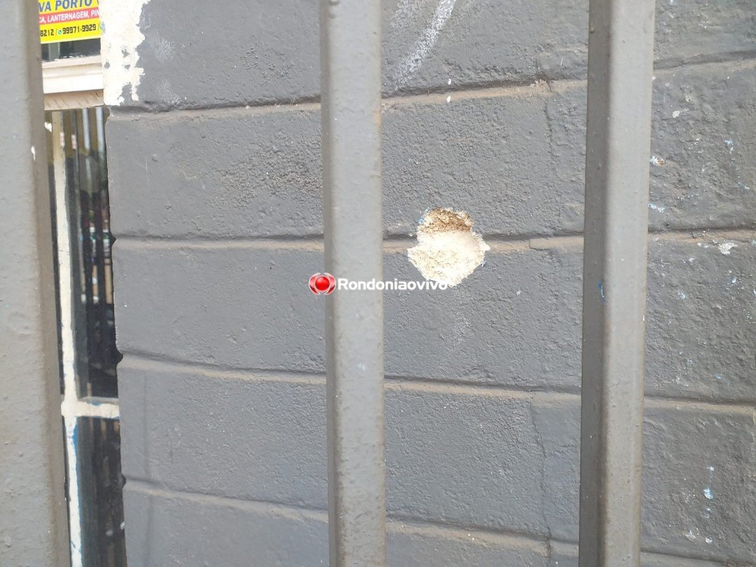 TROCA DE TIROS : Intenso tiroteio é registrado no centro durante tentativa de roubo em loja