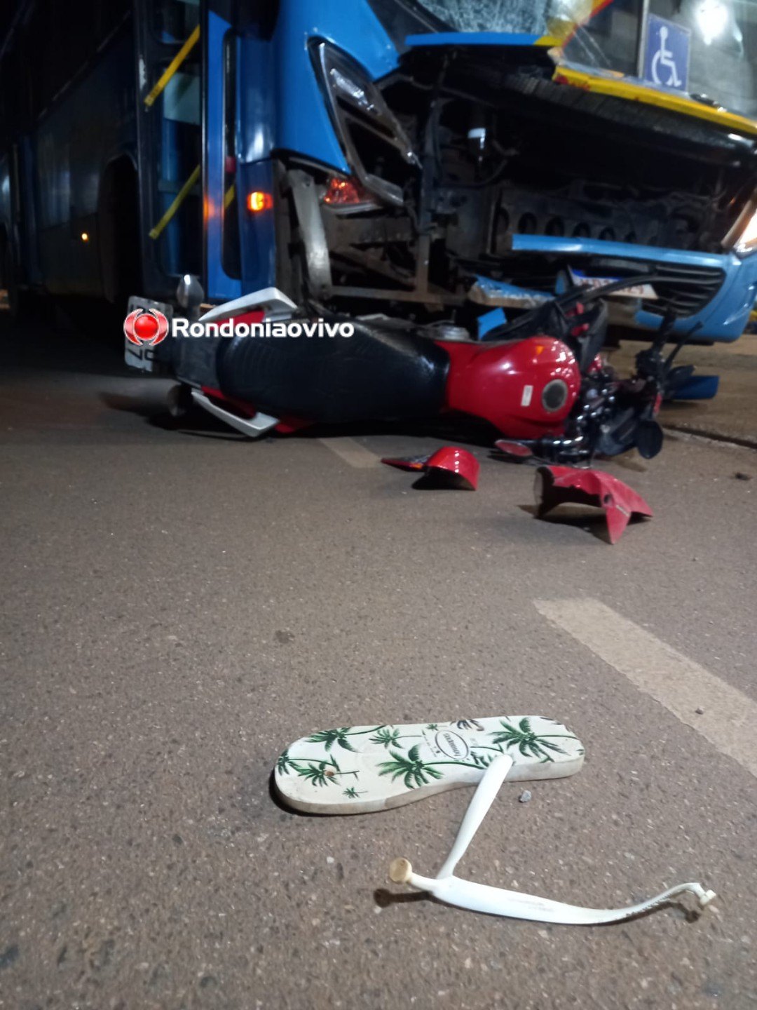 COLISÃO: Grave acidente entre ônibus e moto é registrado na Avenida Nações Unidas 