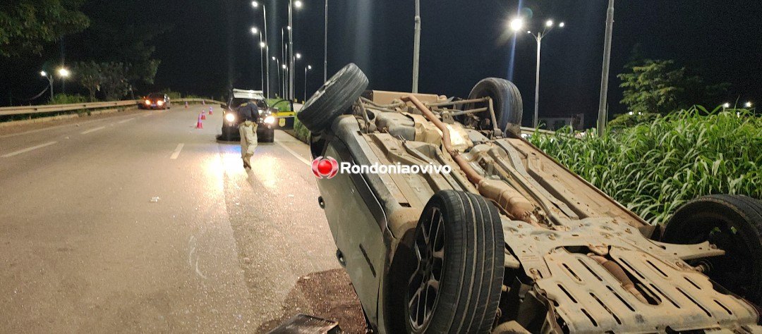 TRÊS VEZES: Jeep capota após colisão no viaduto da BR-364 em Porto Velho