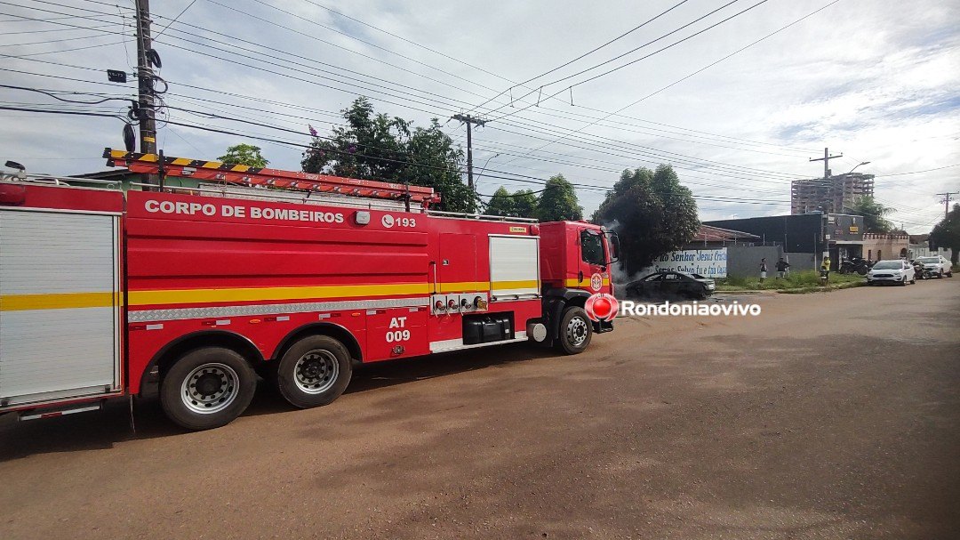 SINISTRO: HB20 pega fogo e fica destruído em avenida da capital