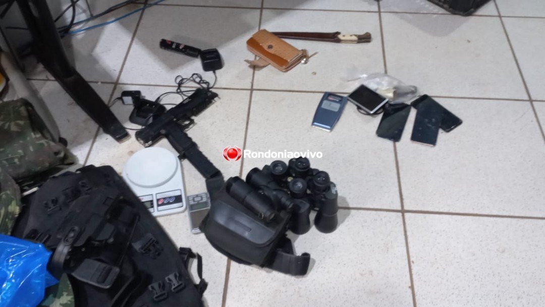 INTERCEPTADO: Criminoso com 83 anos de condenação é preso com bando em carro de aplicativo 