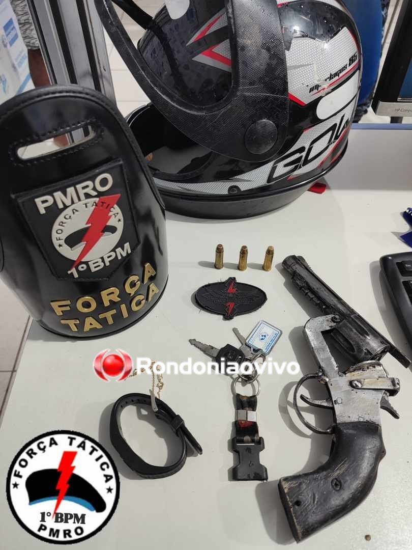 APÓS PERSEGUIÇÃO: Força Tática prende dois acusados com arma e moto roubada 