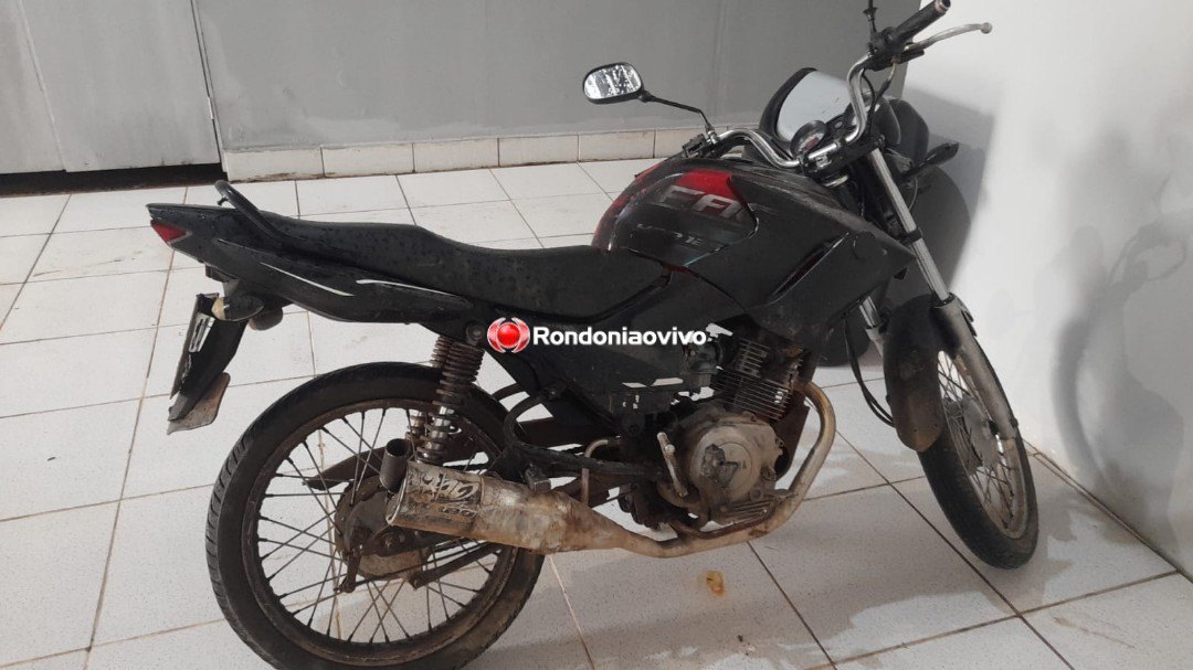 APÓS PERSEGUIÇÃO: Força Tática prende dois acusados com arma e moto roubada 