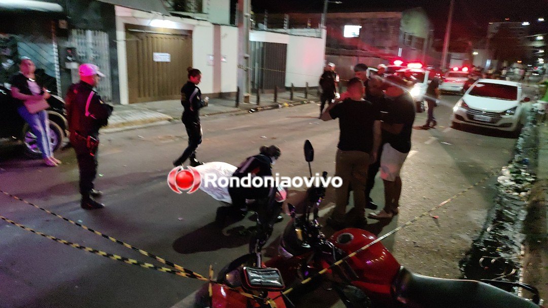 VÍDEO: Homem é executado a tiros na frente de boate no Centro