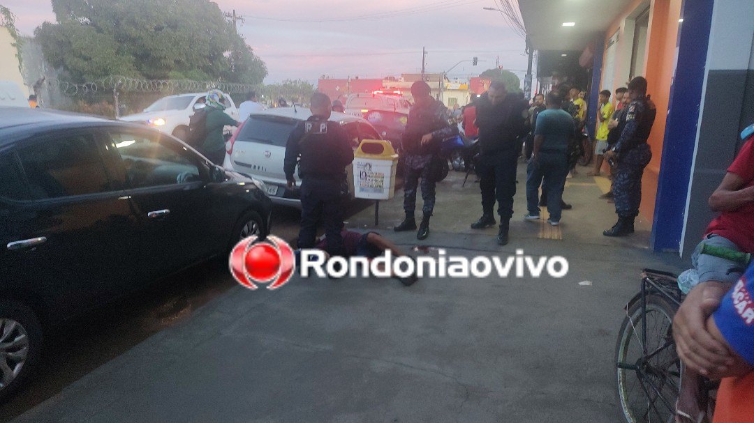 VÍDEO: Criminoso é baleado por policial militar ao tentar roubar joalheria