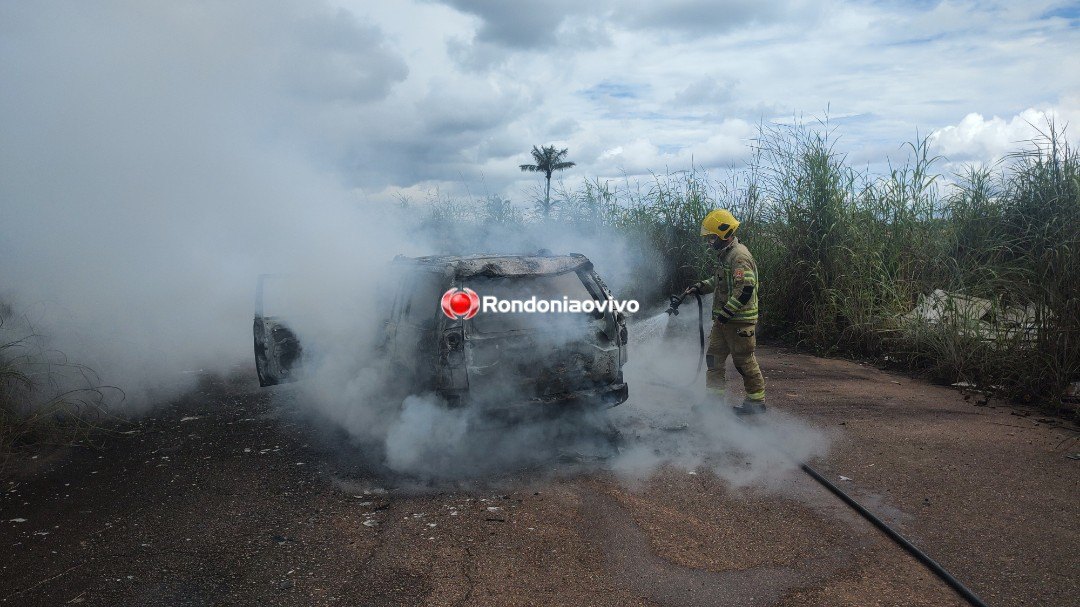 FORTEMENTE ARMADOS: Sete criminosos atiraram e participaram de roubo no Aeroclube 