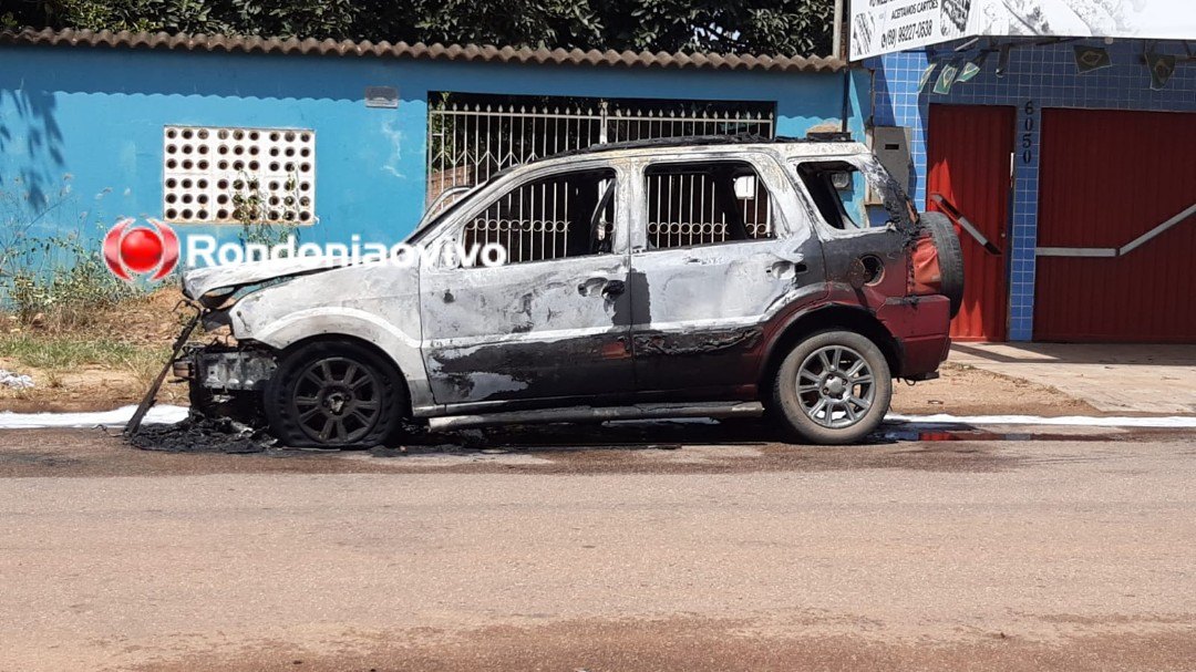 SINISTRO: Ecosport pega fogo na Estrada da Penal em Porto Velho