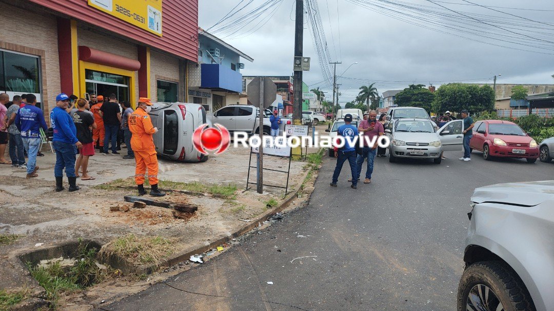CAPOTAMENTO: Motorista de aplicativo avança cruzamento e causa grave acidente