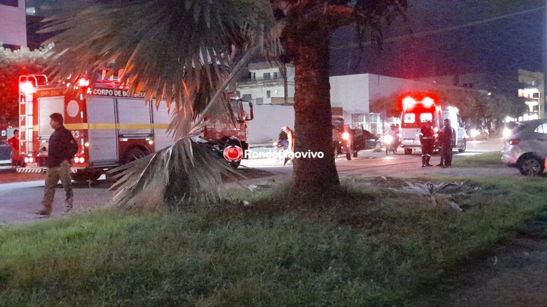 CRUZAMENTO: Batida entre veículos na Carlos Gomes deixa três pessoas feridas