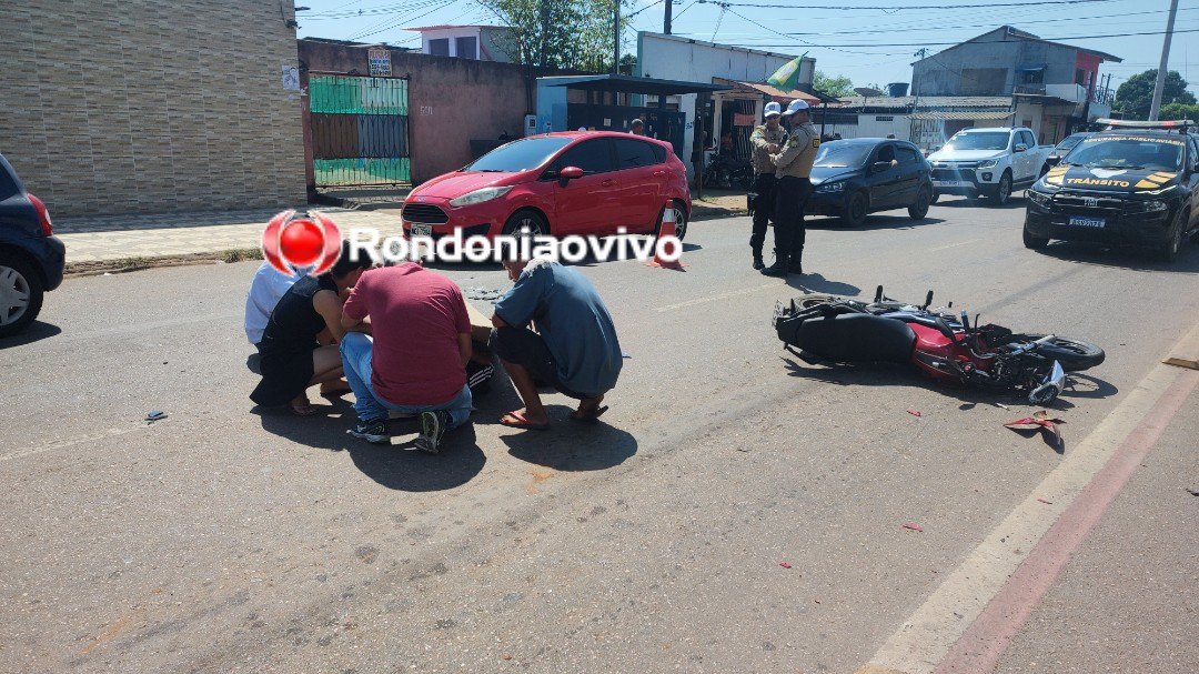 VÍDEO: Motociclista fica com grave ferimento na perna em acidente