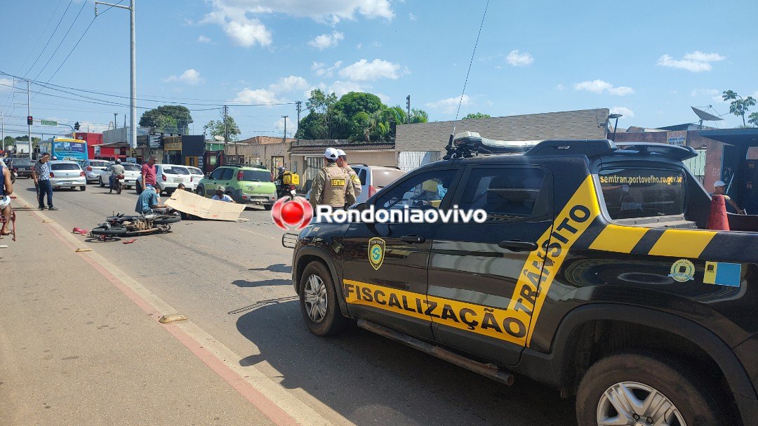 VÍDEO: Motociclista fica com grave ferimento na perna em acidente