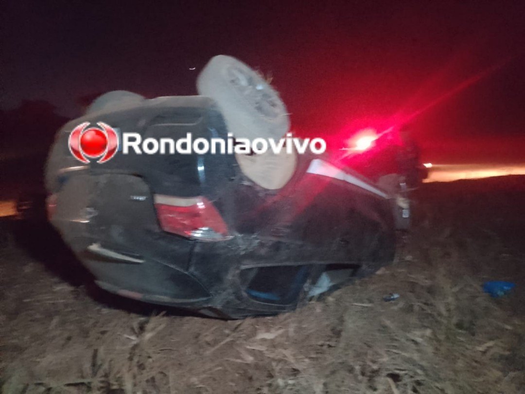 NA FUGA: Bandidos capotam carro após roubo em balneário 