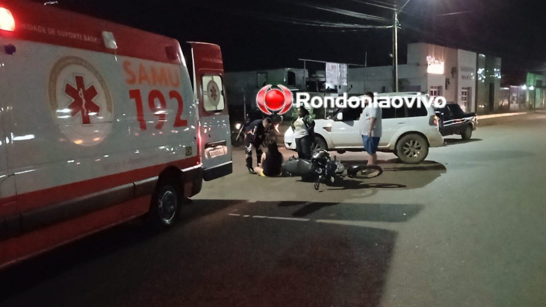 NA RIO DE JANEIRO: Mulher em moto fica lesionada após condutor de carro fazer conversão 