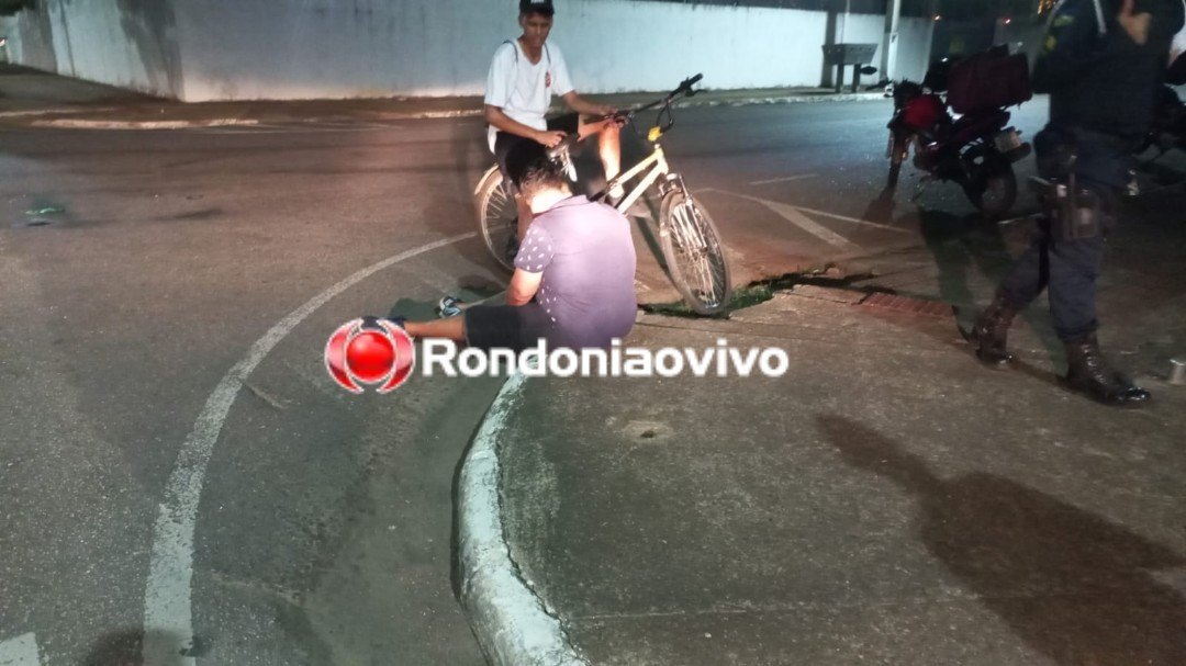 DUAS VÍTIMAS: Motoboy de delivery tenta fazer conversão e provoca acidente na Farquar 