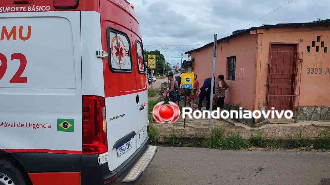 BIKE SEM FREIO: Idoso passa direto em curva e bate contra muro de condomínio