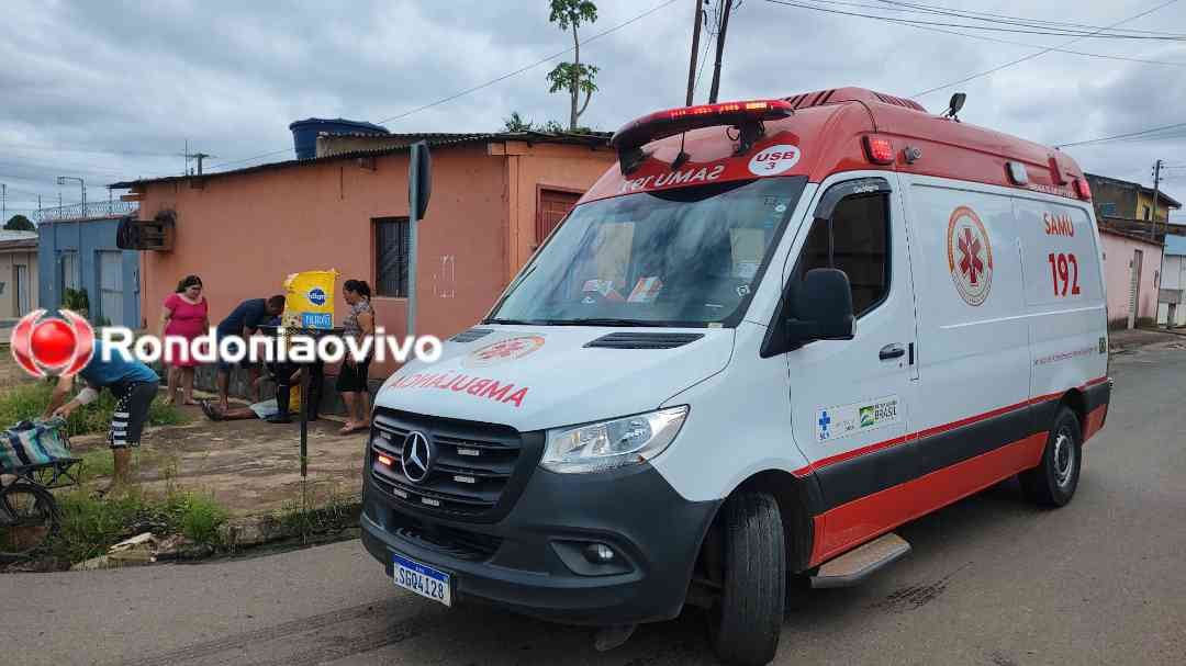 BIKE SEM FREIO: Idoso passa direto em curva e bate contra muro de condomínio