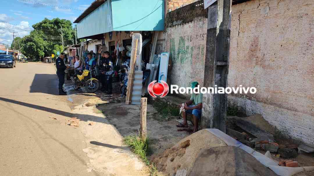 DESAVENÇA: Idoso é atacado durante briga com facão e tijolada
