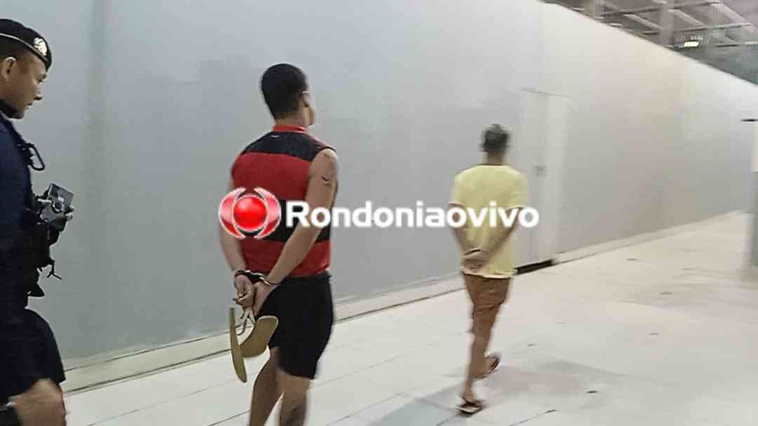 FILMADO: Totem de segurança flagra e trio é preso por tráfico em praça pública