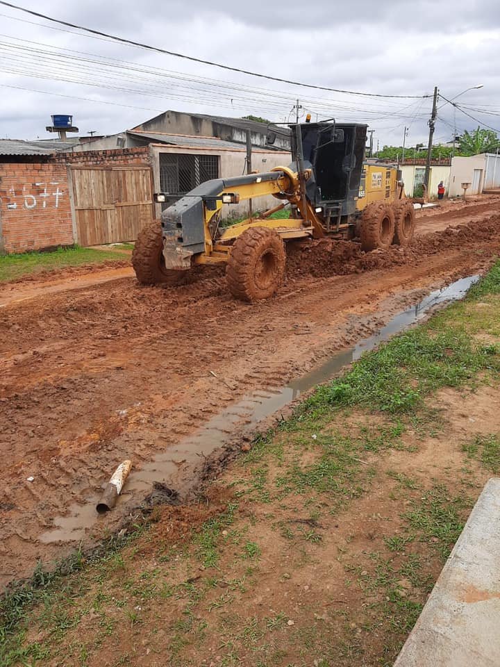 BAIRRO TRÊS MARIAS: Prefeitura faz serviço na rua Vasco da Gama após pedido de Márcio Pacele