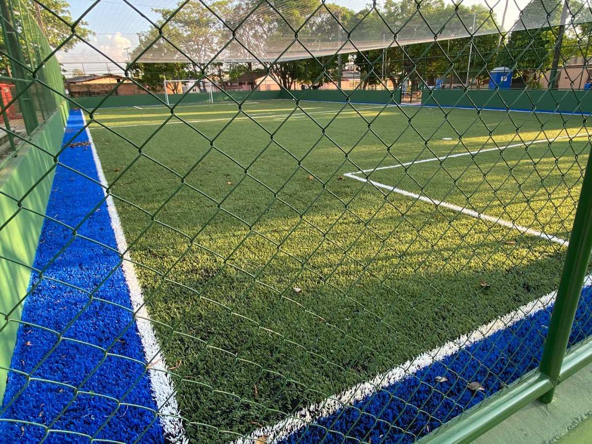 LAZER: Poliesportivo solicitado por vereador Edmilson Dourado é entregue na zona sul