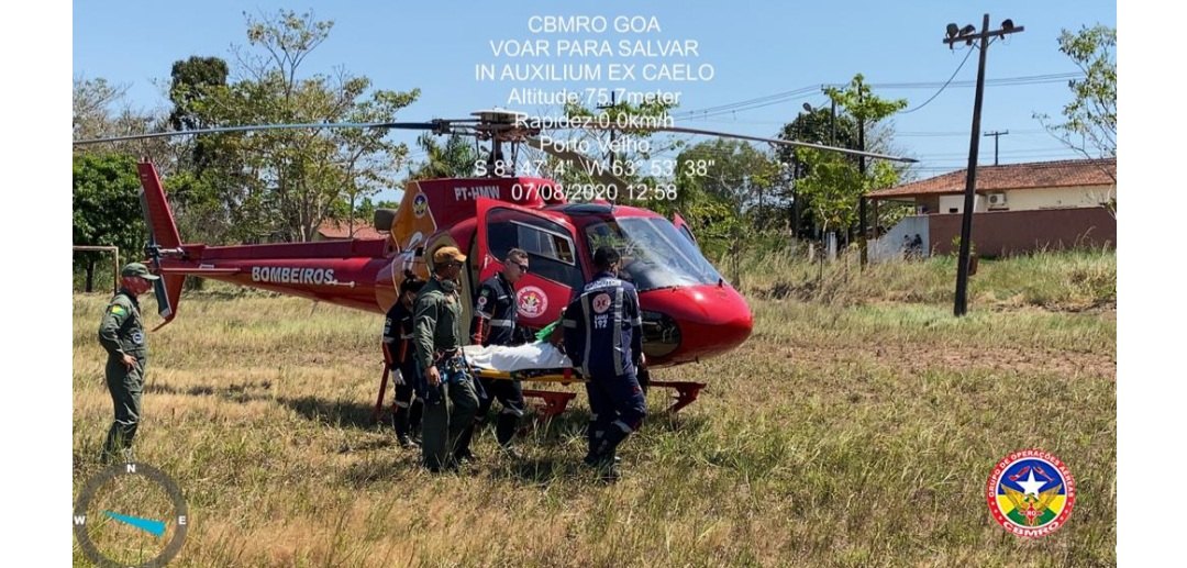 AGILIDADE: Helicóptero dos Bombeiros faz resgate de mulher em embarcação no rio Madeira